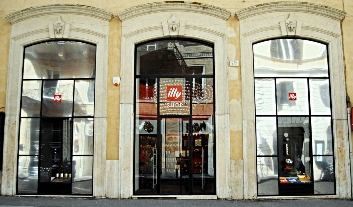 illycaffè apre la sua boutique monomarca nel cuore pulsante di Roma
